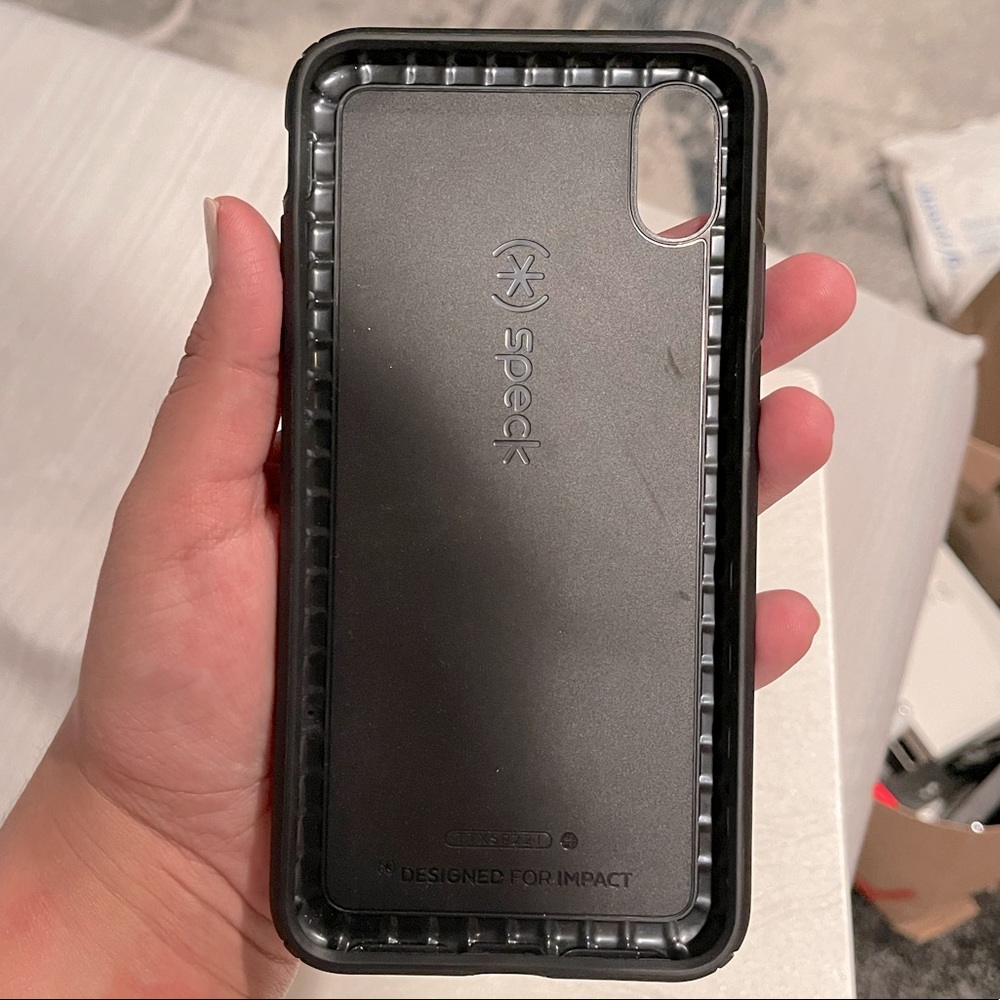 Speck xs Max case